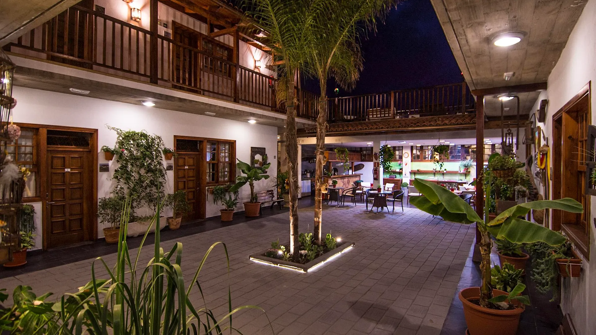 Gara Hotel contacts